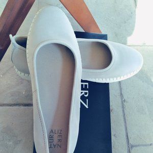 New in Box Naturalizer  DOLLY in Icy Grey Nubuck Size 11W (Runs Large)